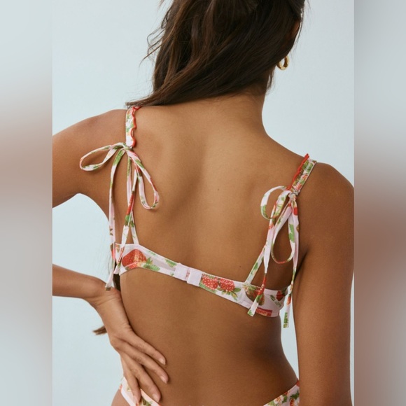 Out From Under Amelia Tie-Strap Underwire Bra 🍓 - Picture 3 of 4